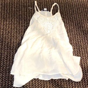 Cute petal white tank top